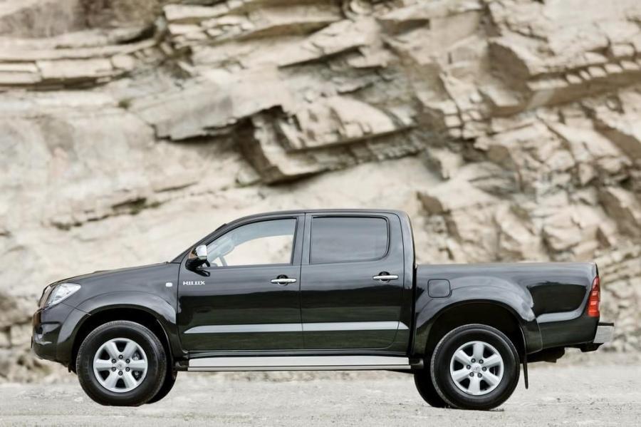  Toyota Hilux 2009 года  (фото 11 из 25)